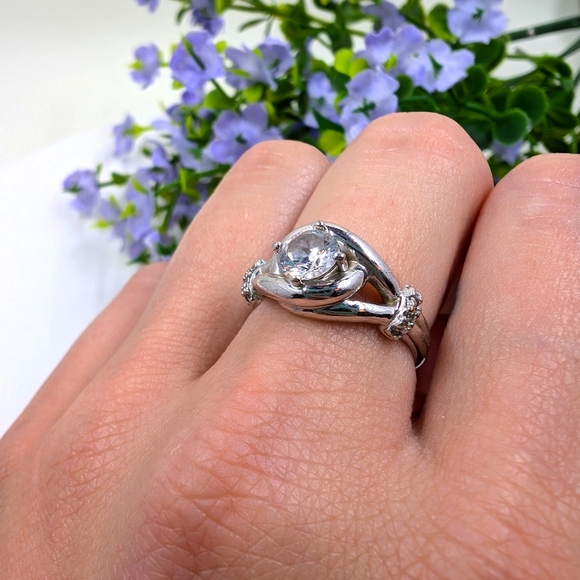 Gorgeous Love Knot and Crystal Silver Plated Thick Vintage Ring - Picture 2 of 5